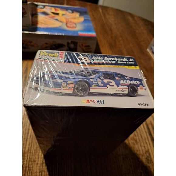 1998 Revell Monogram Dale Earnhardt Jr. AC Delco Monte Carlo NASCAR Kit Sealed - Picture 7 of 8